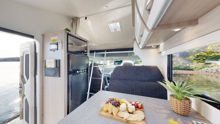 6 Berth Deluxe van Cruisin Motorhomes