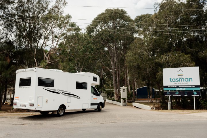 Euro Deluxe van Apollo Camper