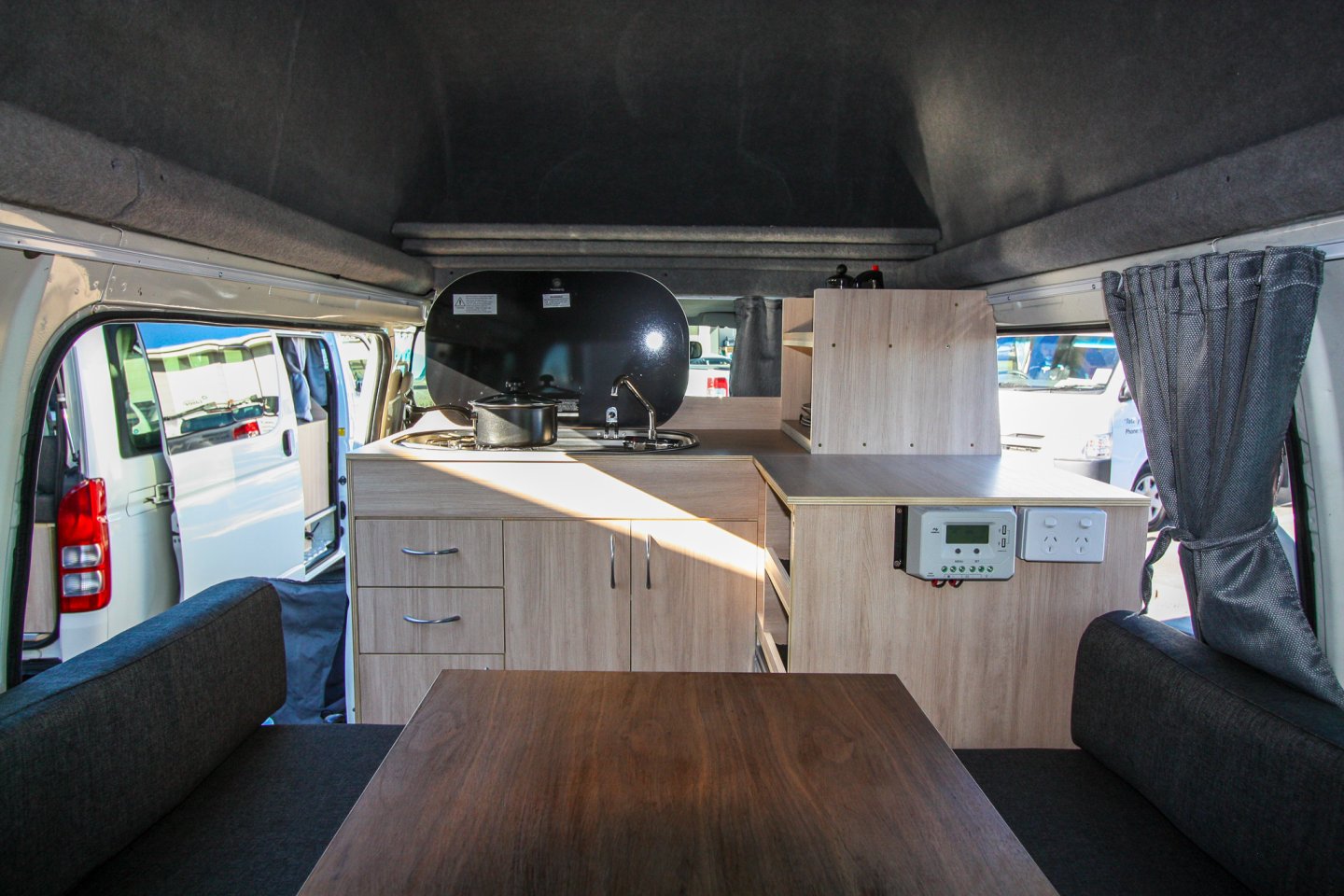 Happy Horizon van Happy Campers Happy Horizon van Happy Campers