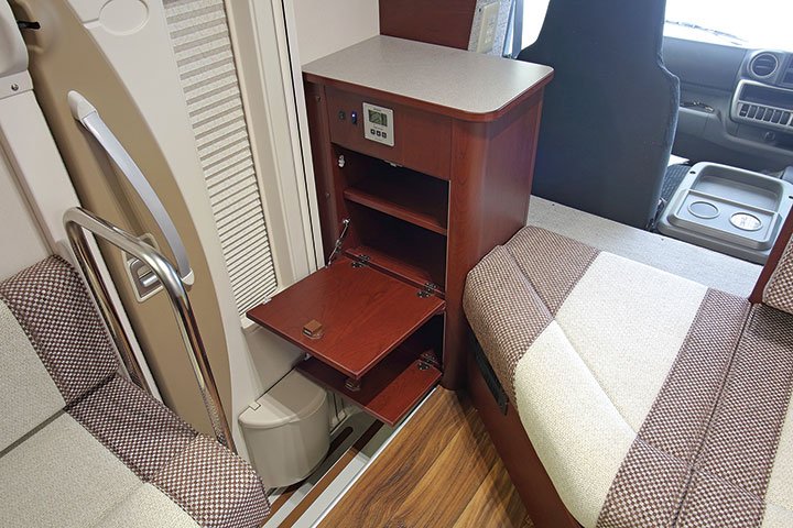 C-16 van El Monte RV C-16 van El Monte RV