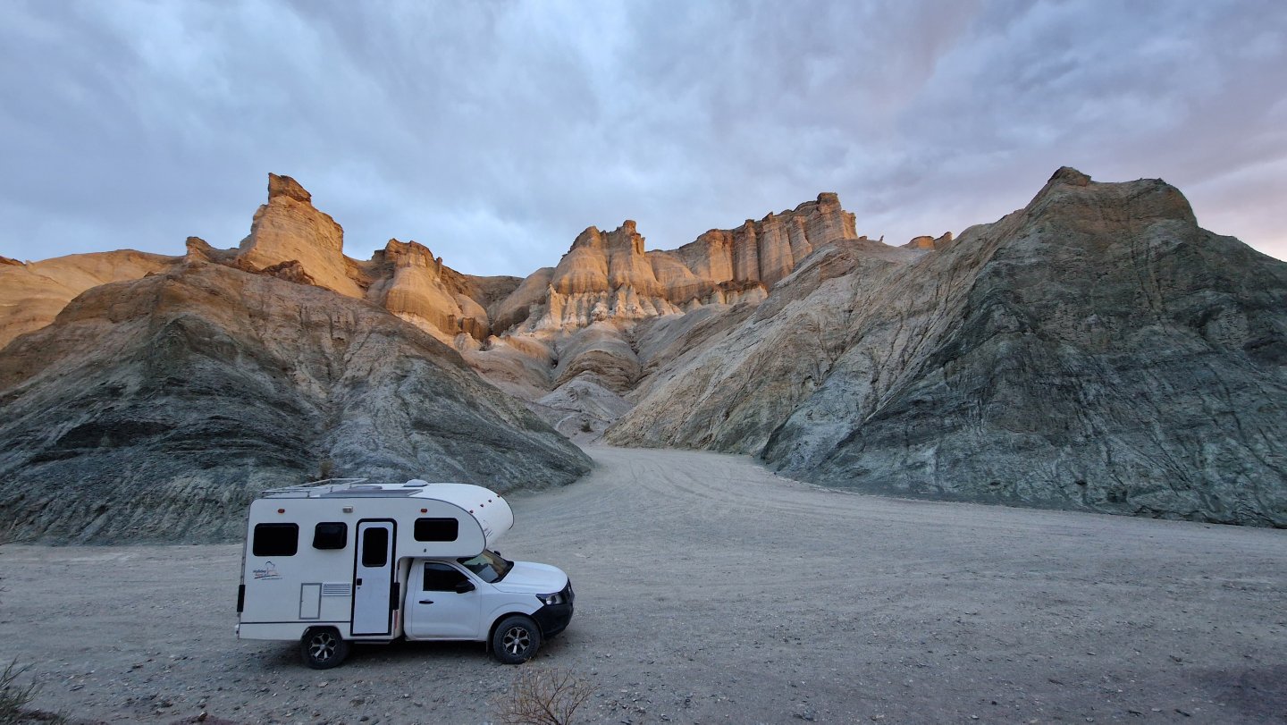 Patagonia camper 4x4 single cabin van Holiday Rent Patagonia camper 4x4 single cabin van Holiday Rent