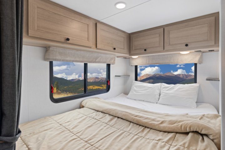 SV-C Camper Van van Road Bear RV SV-C Camper Van van Road Bear RV